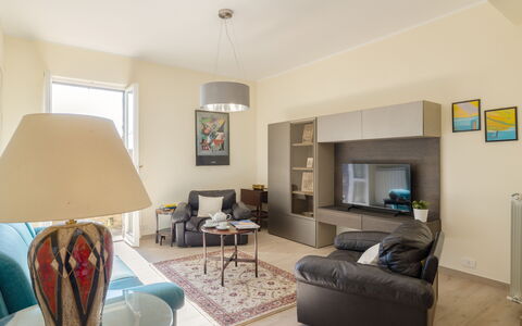 Casa Maria: Meubles, Design Intérieur, Sol, Sol, Canapé, Mur, Pièce, Plafond, Bois, Salon