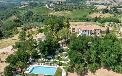 Punteriolo Spereto Family Apartment With Pool,: Arbre, Zone Résidentielle, Paysage, Vue Du Ciel, Lot Terre, Établissements Humains, Photographie Aérienne, Zone Rurale, Biens, Piscine