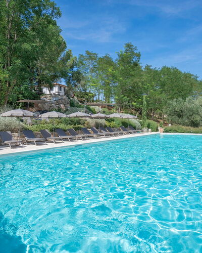 Punteriolo Spereto Family Apartment With Pool,: L'Eau, Plante, Ressources En Eau, Propriété, Ciel, Piscine, Nuage, Bleu Azur, Arbre, Paysage Naturel