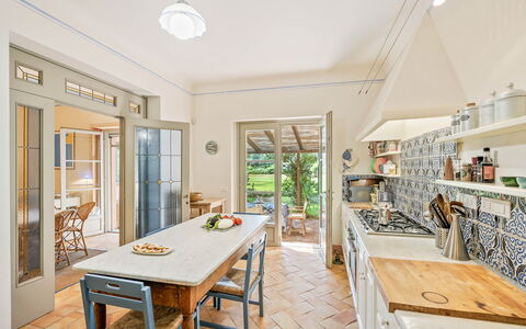 Casale Rosa: Meubles, Design Intérieur, Sol, Bois, Cuisine, Comptoir, Sol, Plafond, Cabinetry, Domicile