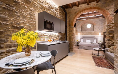 Maccari Suite: Design Intérieur, Meubles, Sol, Salon, Plafond, Mur De Pierre, Canapé, Chaise, Luminaire