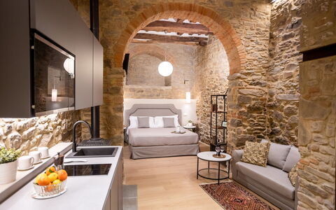 Maccari Suite: Meubles, Design Intérieur, Sol, Sol, Pièce, Plafond, Salon, Appartement, Canapé, Chaise