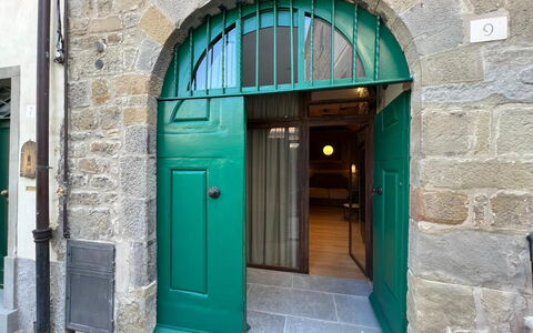 Maccari Suite: Propriété, Bâtiment, Porte, Fenêtre, Bois, Maison, Accueil Porte, Façade, Brickwork