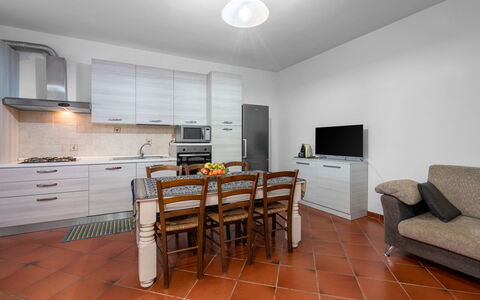 Borgo House In Florentine Hills With Pool: Sol, Design Intérieur, Sol, Meubles, Cuisine, Comptoir, Pièce, Plafond, Appareil De Cuisine, Cabinetry