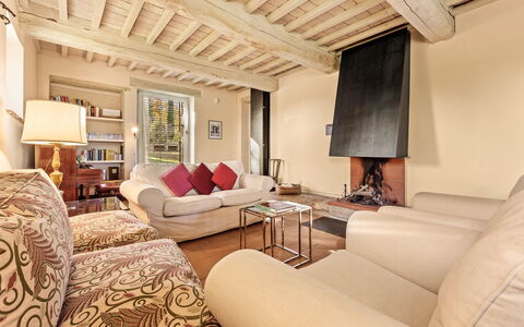 Terra Quercus: Meubles, Design Intérieur, Sol, Canapé, Mur, Sol, Pièce, Bois, Plafond, Salon