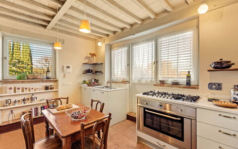 Terra Quercus: Cuisine, Design Intérieur, Comptoir, Domicile, Sol, Plafond, Meubles, Sol, Pièce, Appareil De Cuisine