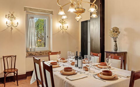 Terra Quercus: Meubles, Design Intérieur, Mur, Luminaire, Plafond, Table, Salle À Manger, Bois, Sol, Lustre