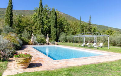 Villa la Felce: Piscine, Recours, Jardin, Aménagement Paysager, Eco Hôtel, Mobilier De Jardin, Caractéristique De L'Eau, Loisir, Dalle, Ombre