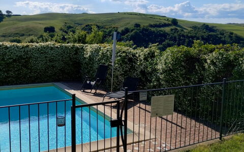 Il Bosco: Piscine, Clôture, Lot Terre, Jardin, Ombre, Pelouse, Accueil Escrime, Arrière-Cour, Aménagement Paysager, Biens