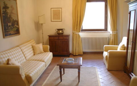 Magnolia e Camelia: Meubles, Design Intérieur, Sol, Bois, Sol, Pièce, Canapé, Salon, Cadre, Table