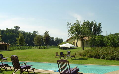 Magnolia e Camelia: Piscine, Maison, Zone Résidentielle, Lot Terre, Pelouse, Biens, Domicile, Recours, Ferme, Jardin