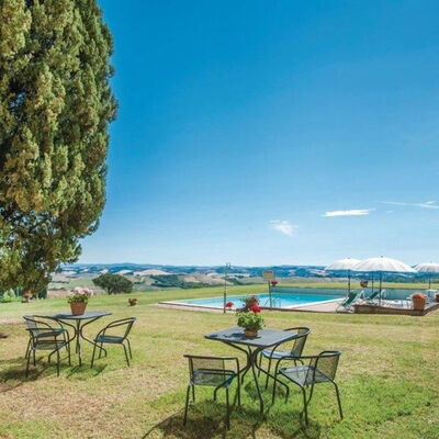 Il Tinaio: Bleu, Aménagement Paysager, Parc, Piscine, Villa