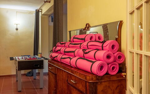 La Palazzina: Sol, Sol, Design Intérieur, Pièce, Tache De Bois, Vernis, Rideau, Dur, Linge