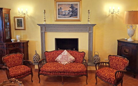 La Palazzina: Meubles, Design Intérieur, Sol, Bois, Salon, Sol, Canapé, Éclairage, Marron, Pièce