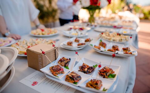 La Palazzina: Aliments, Vaisselle, Nourriture À Manger Avec Les Doigts, Table, Vaisselle, Meubles, Serveware, Brunch, Assiette