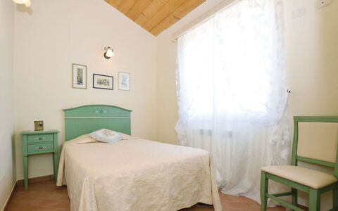San Giuseppe Villa: Meubles, Lit, Chambre, Design Intérieur, Drap De Lit, Sol, Literie, Sol, Bois, Plafond