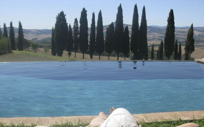 Vallocchie: Piscine, Loisir, Mobilier De Jardin, Vacances, À Feuilles Persistantes