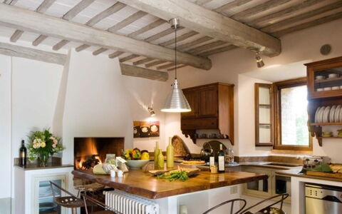 Villa Pipirelli: Meubles, Design Intérieur, Bois, Sol, Plafond, Domicile, Cuisine, Table, Luminaire, Chaise