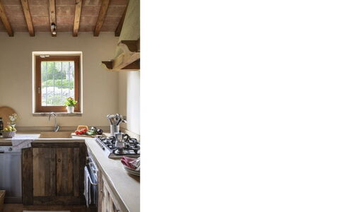 Villa Torre: Bois, Meubles, Sol, Design Intérieur, Comptoir, Cuisine, Domicile, Sol, Appareil De Cuisine, Pièce