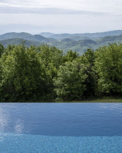 Villa Santa: Montagnes Relief, Paysage Naturel, Colline, Chaîne De Montagnes, Station De Montagne, Vallée, Piscine, Crête, Réflexion, Eco Hôtel