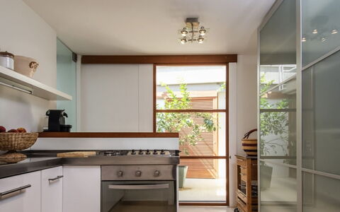 Villa Cala Moresca: Cuisine, Design Intérieur, Comptoir, Mur, Bois, Meubles, Appareil De Cuisine, Sol, Cabinetry, Domicile