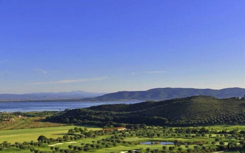 Villa Cala Moresca: Montagnes Relief, Colline, Paysage Naturel, Montagne, Montagnes, Paysage, Plaine, Vue Du Ciel, Station De Montagne, Plantation