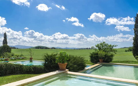 Villa Il Serraglio: Piscine, Jardin, Arbuste, Biens, Lot Terre, Aménagement Paysager, Pelouse, Ferme, Hacienda, Villa
