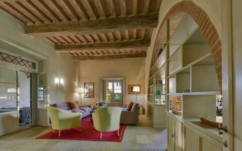 Villa Il Serraglio: Meubles, Design Intérieur, Mur, Sol, Plafond, Sol, Pièce, Canapé, Éclairage, Salon