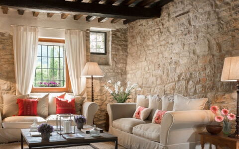 Villa Savino: Meubles, Design Intérieur, Mur, Canapé, Sol, Salon, Bois, Table, Textile, Pièce