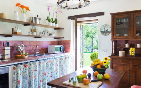 Villa Savino: Design Intérieur, Meubles, Cuisine, Éclairage, Domicile, Cabinetry, Comptoir, Pièce, Placard, Luminaire