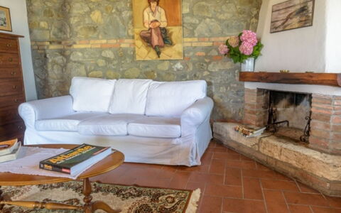 Podere del Mezzadro: Meubles, Sol, Bois, Design Intérieur, Sol, Table, Pièce, Éclairage, Canapé, Salon