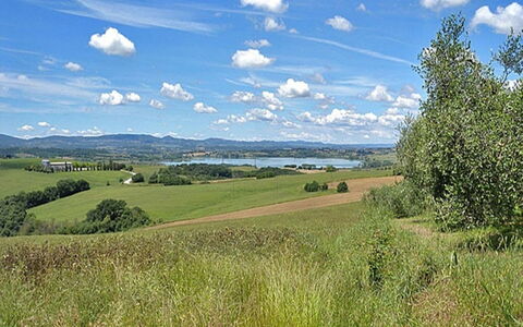 Casale Gioiello: Vert, Environnement Naturel, Paysage Naturel, Prairie, Colline, Plaine, Écorégion, Paysage, Nuage