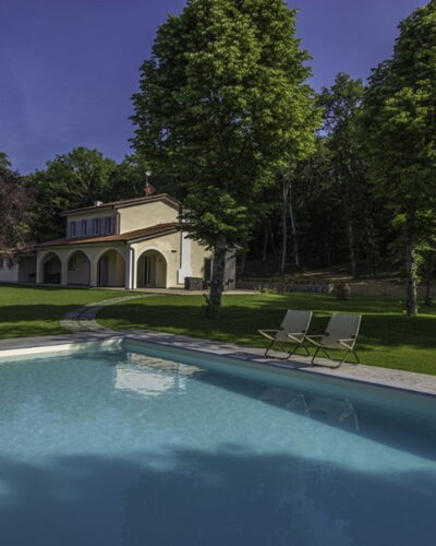 Villa Sara: Piscine, Biens, Ombre, Jardin, Hacienda, Aménagement Paysager, Pelouse, Ferme, Cour, Arrière-Cour