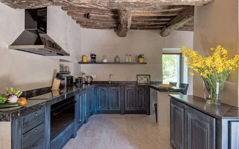 Villa Piuma: Cuisine, Comptoir, Design Intérieur, Sol, Bois, Meubles, Cabinetry, Appareil De Cuisine, Sol, Domicile