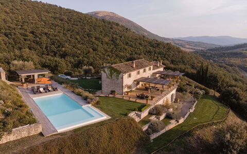 Villa Collinette: Piscine, Biens, Station De Montagne, Chaîne De Montagnes, Pente, Ferme, Village, Villa, Eco Hôtel, Village De Montagne