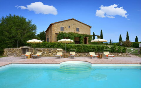 Villa Asia: Chalet, Ferme, Biens, Piscine, Villa, Eco Hôtel, Hôtel