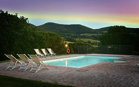 Villa Asia: Montagnes Relief, Colline, Paysage, Piscine, Station De Montagne, Chaîne De Montagnes, Eco Hôtel, Aménagement Paysager, Vallée, Soirée