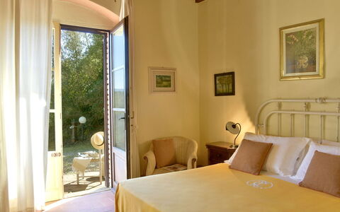 Villa Anima: Mur, Meubles, Chambre, Lit, Design Intérieur, Drap De Lit, Literie, Cadre De Lit, Domicile, Sol