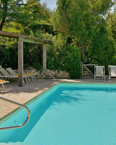 Villa Ginevra: Piscine, Mobilier De Jardin, Meubles, Recours, Composite, Eco Hôtel, Ombre, Chaise, Balancelle, Thermes