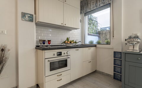 Casa Liliana Ac, Wifi, Forte Dei Marmi: Cuisine, Appareil De Cuisine, Comptoir, Cabinetry, Principaux Appliance, Design Intérieur, Cuisinière, Bois, Électroménager, Sol