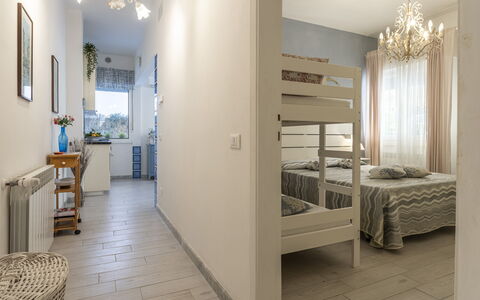 Casa Liliana Ac, Wifi, Forte Dei Marmi: Design Intérieur, Sol, Meubles, Sol, Chambre, Lit, Bois, Pièce, Plafond, Textile