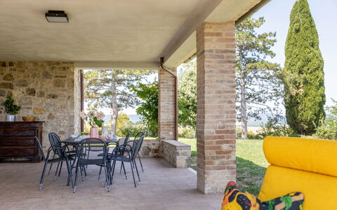 Poggio Padule: Meubles, Chaise, Mobilier De Jardin, Ombre, Canapé, Tache De Bois, Porche, Salon, Aménagement Paysager