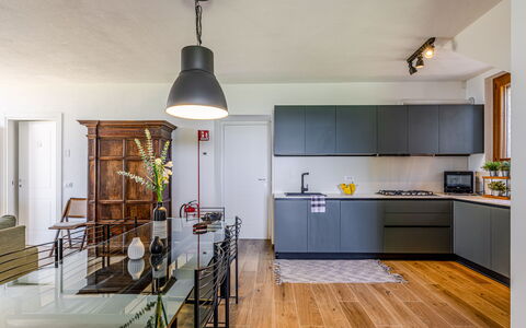 Poggio Padule: Meubles, Design Intérieur, Sol, Sol, Bois, Plafond, Parquet, Cuisine, Cabinetry, Luminaire