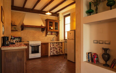 Il Roseto: Meubles, Design Intérieur, Sol, Cuisine, Bois, Cabinetry, Comptoir, Plafond, Sol, Luminaire