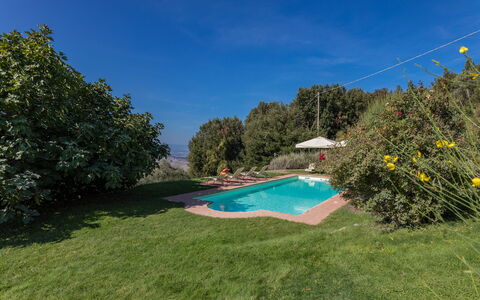 Villa Belvedere: Piscine, Colline, Paysage, Arbuste, Jardin, Eco Hôtel, Aménagement Paysager, Recours, Biens, Ferme