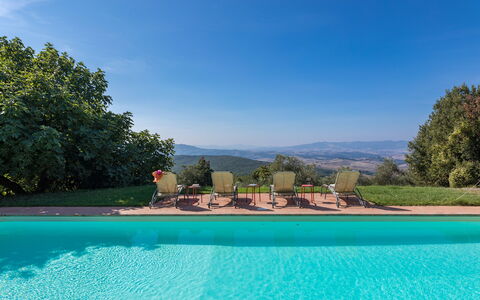 Villa Belvedere: Piscine, Colline, Station De Montagne, Chaîne De Montagnes, Eco Hôtel, Crête, Recours, Vallée, Ferme, Aménagement Paysager