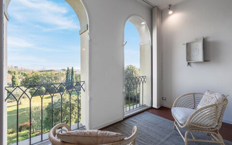 Il Villino Del Collezionista With Pool In Pistoia: Appartement, Balcon, Daylighting, Villa