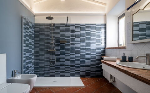 Montaione Country House Amarrante, Pool, Ac: Sol, Sol, Design Intérieur, Salle De Bains, Luminaire Plomberie, Tuile, Composite, Plomberie, Plafond, Céramique