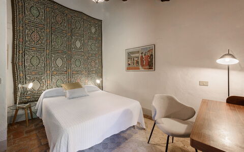 Villa Poggio La Croce: Mur, Design Intérieur, Sol, Sol, Plafond, Chambre, Éclairage, Pièce, Lit, Drap De Lit