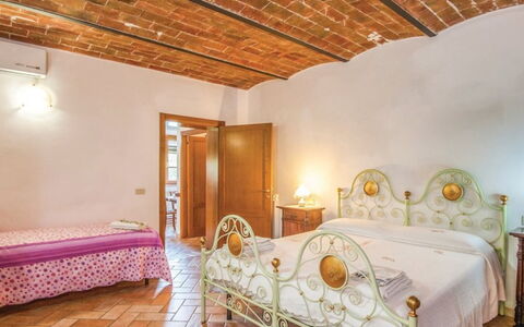 La Fiumara: Meubles, Design Intérieur, Sol, Sol, Plafond, Lit, Linge, Chambre, Cadre De Lit, Plante D'Appartement